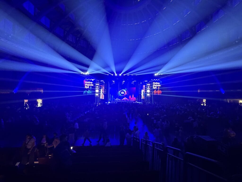 The rock concert atmosphere